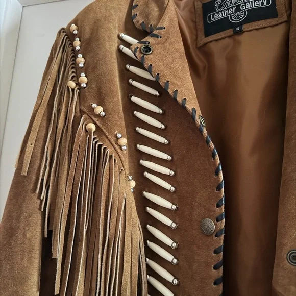 Stunning Vintage Suede Western Boho Tribal Festival Fringe Beaded Cropped Jacket - Picture 7 of 7